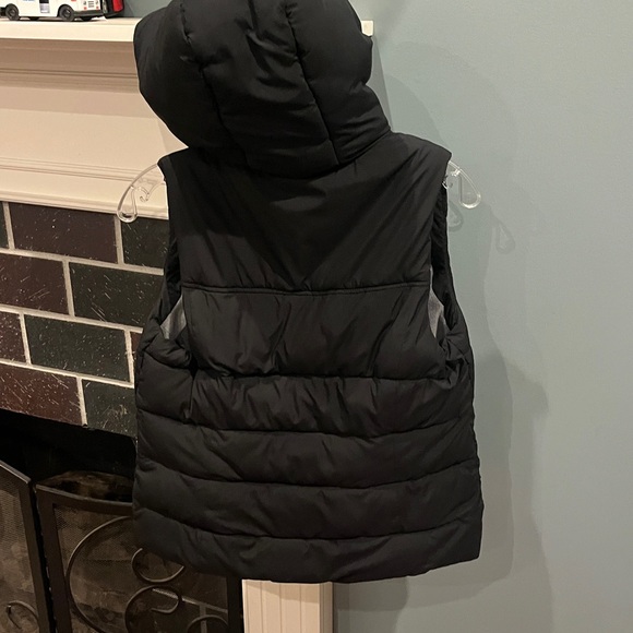 Vintage Abercrombie & Fitch Hooded Puffer Vest - Picture 14 of 17